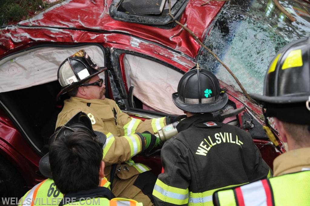 10/26/18 - MVA with entrapment on Alpine Road. Photos by Curt Werner